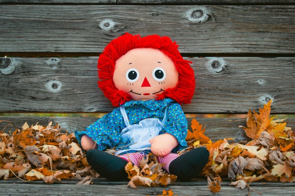 Annabelle, la bambola misteriosa e la strana morte dell’ispettore Rivera Annabelle, la bambola misteriosa e la strana morte dell’ispettore Rivera