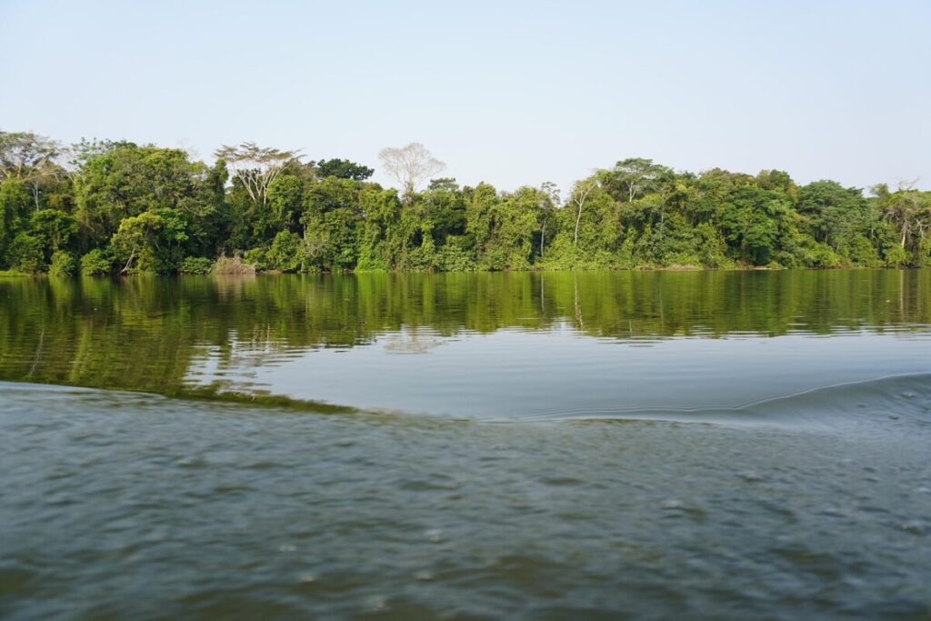 Ritorna il Glory Hole: il lago inghiotte acqua e miti Ritorna il Glory Hole: il lago inghiotte acqua e miti