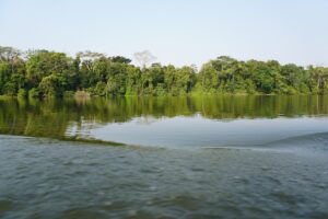 Ritorna il Glory Hole: il lago inghiotte acqua e miti