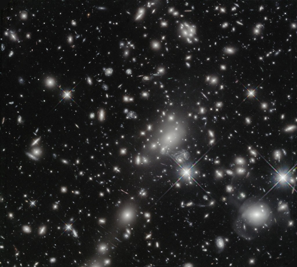 Croce di Einstein: la misteriosa scoperta di un team di astronomi Croce di Einstein: la misteriosa scoperta di un team di astronomi