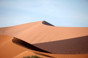 La Sardegna sotto una nube di sabbia: la spettacolare immagine del satellite Sentinel-3