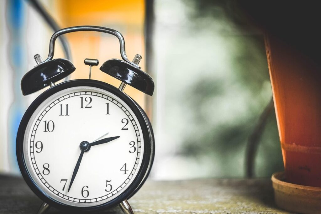 Cronostasi: perché il primo sguardo all’orologio sembra più lungo degli altri