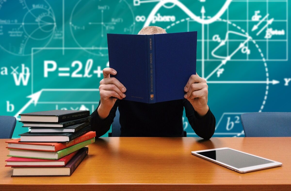 Il multilinguismo ringiovanisce il cervello: benefici straordinari