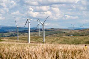 Energie rinnovabili e industria: come eolico e accumulo stanno cambiando le fabbriche