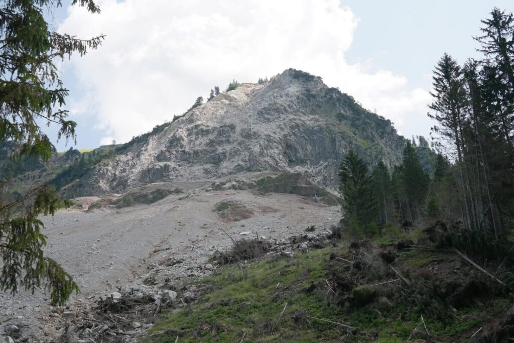 Imponente frana sul Cervino: sospese le scalate