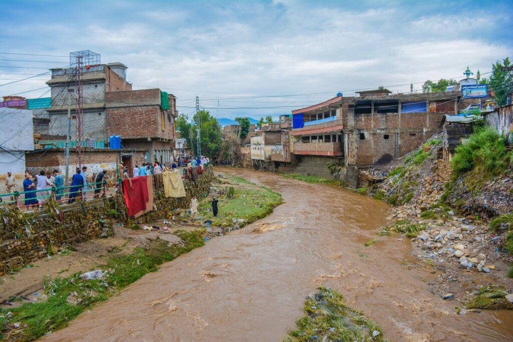Alluvione in Tibet e Nepal: cause scientifiche Alluvione in Tibet e Nepal: cause scientifiche