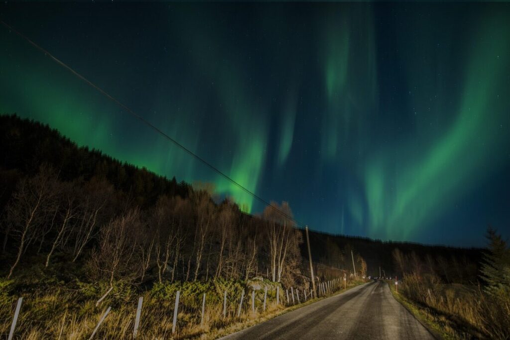Aurora boreale sulle Dolomiti: evento raro in Italia Aurora boreale sulle Dolomiti: evento raro in Italia