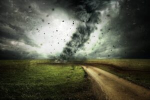 Un volto sorride dallo spazio: l’assurda foto di due uragani