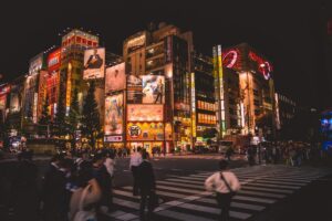 Tokyo travolta da 35 giorni di pioggia: il record storico che sconvolge la città